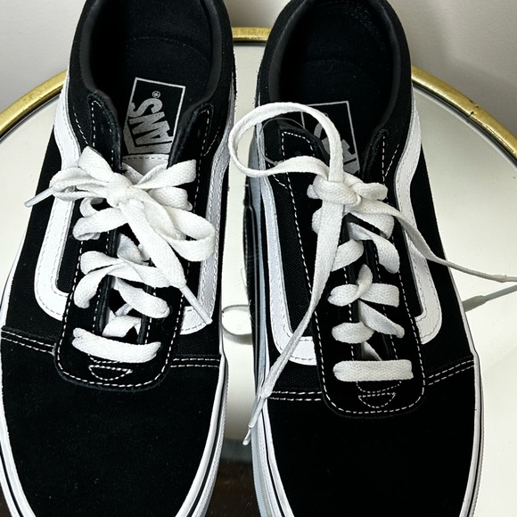 Vans Classic Black and White Low-Tops - Picture 4 of 9